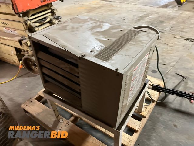 Lot 30-2785 - Garage heater