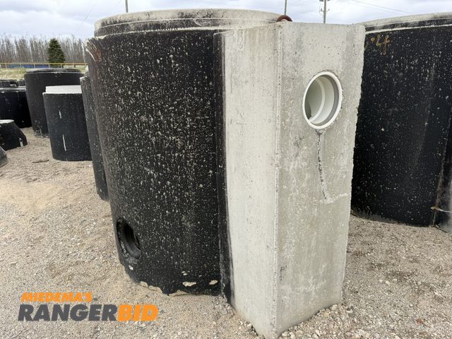 Lot 30-5846 - (1) approx. 63" tall concrete manhole tube with 4' diameter entry and steps.