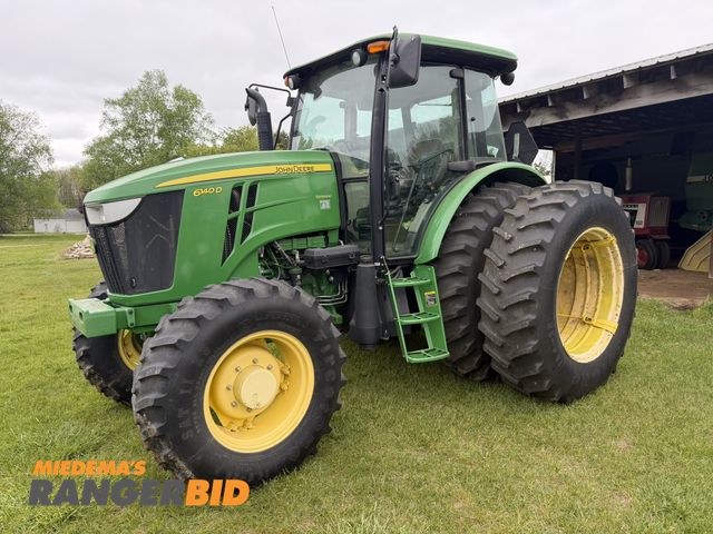 Lot 30-1010 - 2013 John Deere 6140D Tractor
