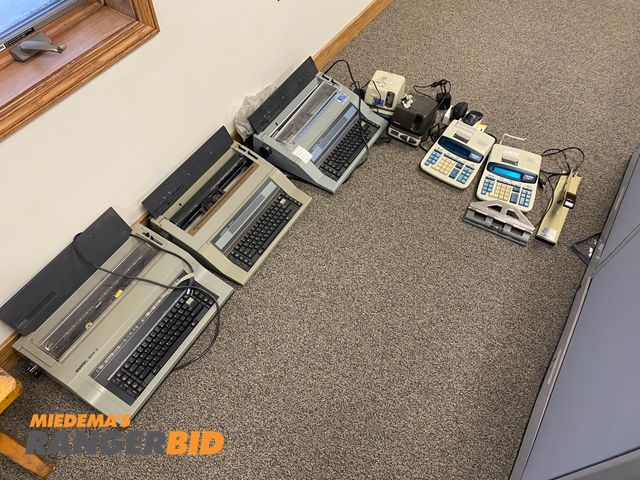 Lot 30-10207 - Lot of Typewriters &amp; Calculators Various  Lot of 3 Typewriters, 2 Calculators, 2 time card machi...