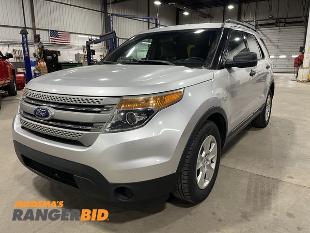 Lot 30-1921 - 2011 Ford Explorer FWD