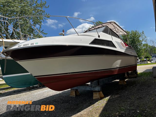 Lot 30-0 - 1987 Carver Yachts 2757 Montego Cruiser