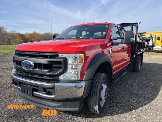 Lot 30-1944 - 2020 Ford F-450 Crew Cab Flatbed Pickup Truck RWD