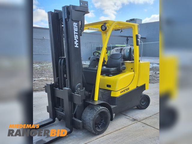 Lot 30-156 - 2008 Hyster 12,000lbs Capacity Forklift - See Video for Operation