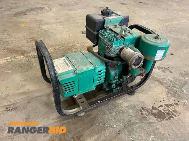 Lot 30-3056 - Powermate 54 Series 544000 (4,000 Watt) Engine runs, however it does not produce power. Generator