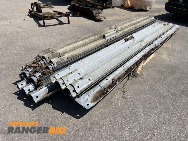 Lot 30-956 - Pallet  13'6" Tribeam Guardrail