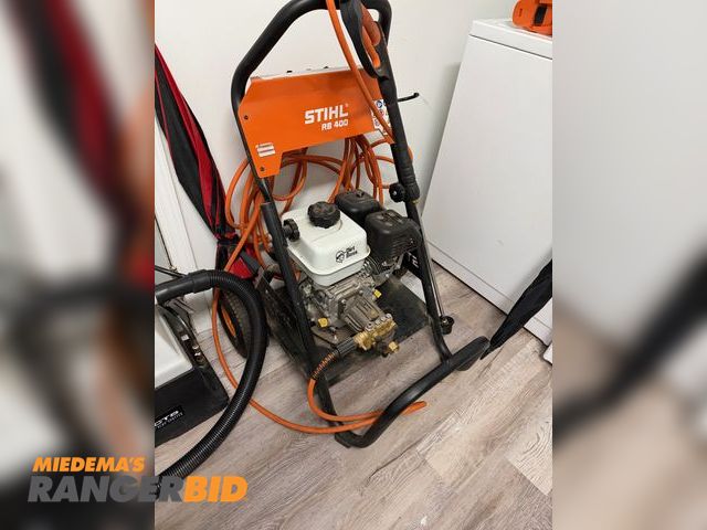 Lot 30-10973 - Stihl RB400 2700 PSI gas pressure washer, with all attachments, stored indoors, runs and works well