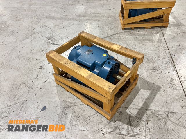 Lot 30-27 - New 20HP WEG Z020150T3J041613 Electric Motor 20HP 1465RPM 380V 3PH 265T FR 2581803SC-01

Seller will...