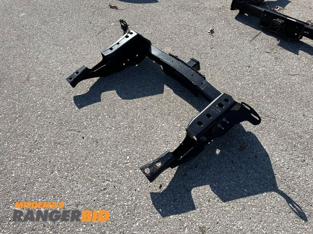 Lot 30-663 - 1 2025 Ford F-250 Hitch assembly. Never used.