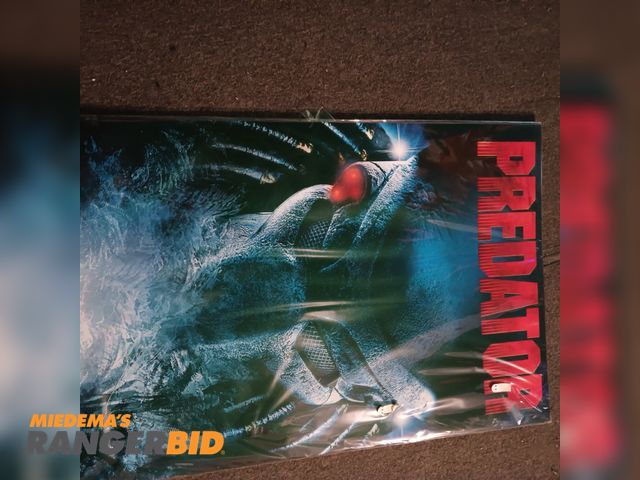 Lot 30-30-1470 - New poster 24x36 predator poster sealed