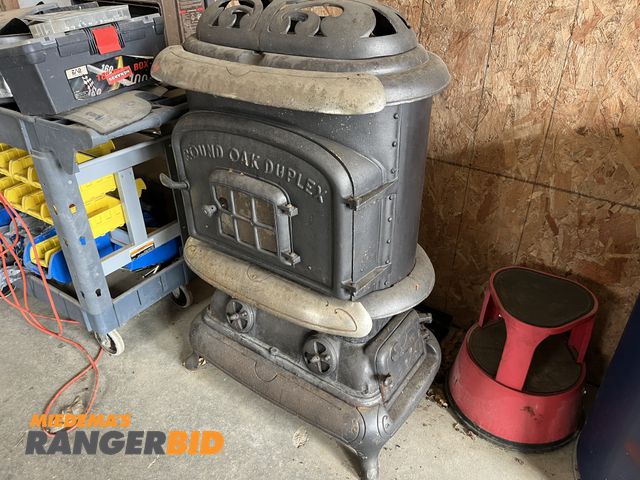 Lot 30-4290 - Round Oak Duplex No. 24 Wood Stove