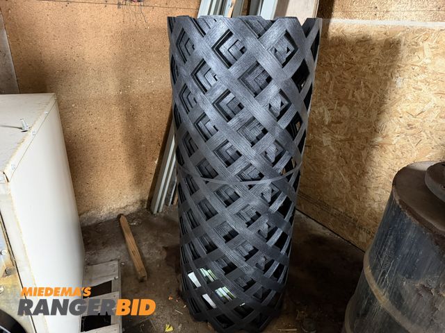 Lot 30-5707 - Lot of (3) approx. 4' tall x 6' long sections of poly fence.