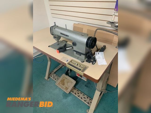 Lot 30-1003 - 1 Mercury M-III-H Electric Powered Commercial Sewing Machine Heavy Duty Sewing machine / for commercial use / Foot pedal / Will sew canvas, sails, leather.
