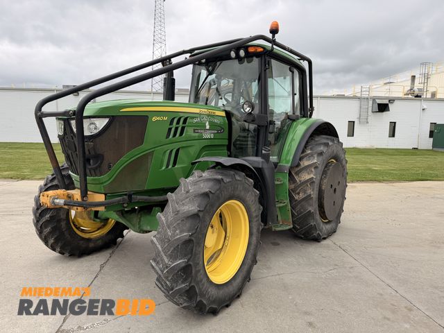 Lot 30-3948 - 2013 John Deere 6140M Tractor