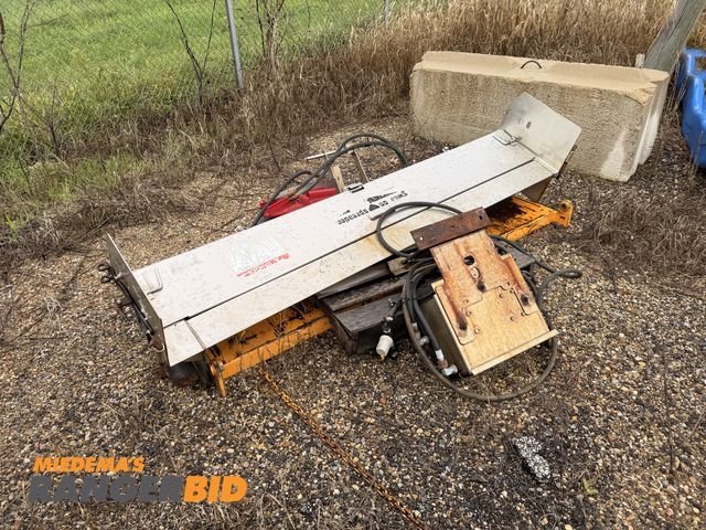 Lot 30-3598 - Swenson SS Tailgate Salter Municipality owned, Seller will load.