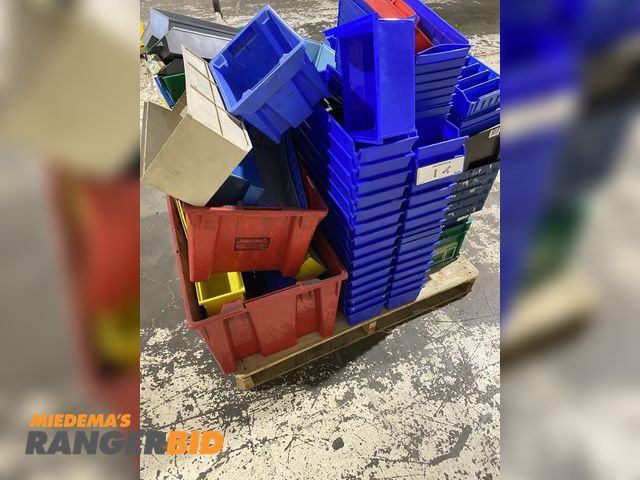 Lot 30-263MV - Pallet of various Plastic Bins and Storage Totes. See Images.   The seller can assist with loading. ...