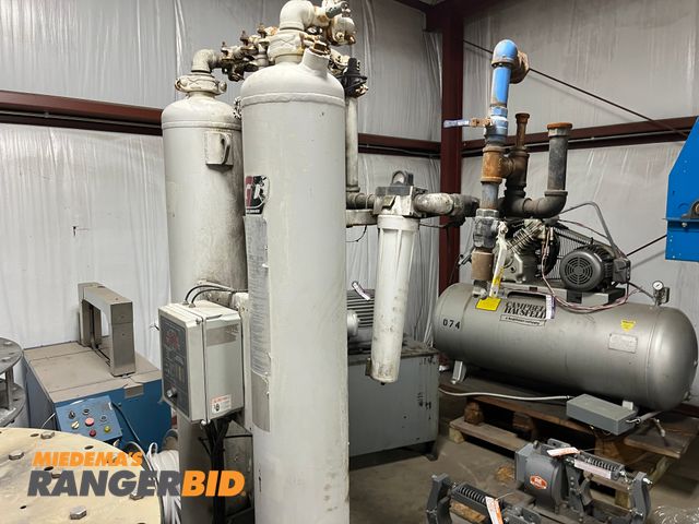 Lot 30-613 - Gardner Denver air dryer p/n#200EBH292 I.D.# EC-1014-87718