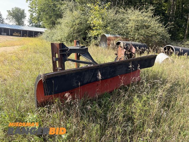Lot 30-4041 - Root RT.62.PF.10.79 Heavy Duty 10' Front Plow with Mounting Bracket Municipality owned, seller will ...