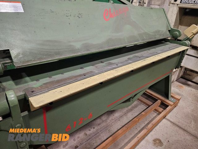 Lot 30-802815 - 2019 Chicago BPU 612-6 Box and Pan Brake New old stock, never used for production. Features 72-inch,...
