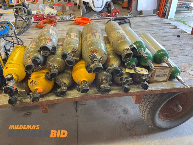 Lot 30-3531 - Approximately 21 Air Packs /  Tanks Fire fighter supplies These are expired.