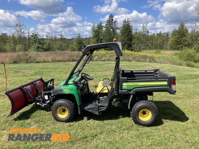 Lot 30-10583 - 2019 John Deere Gator HPX615E Utility Cart