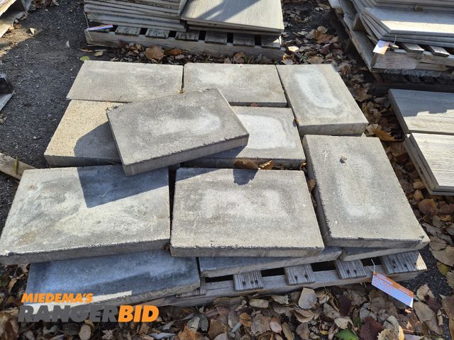 Lot 30-3107 - Miscellaneous Belgard Pavers, approx. 20 sq. ft