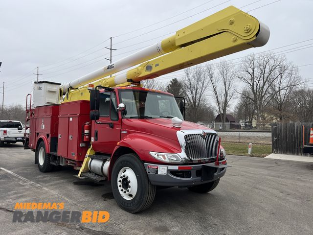 Lot 30-4401 - 2013 International 4300 SBA 4X2 56' Boom Truck / Bucket Truck / Aerial Bucket Truck