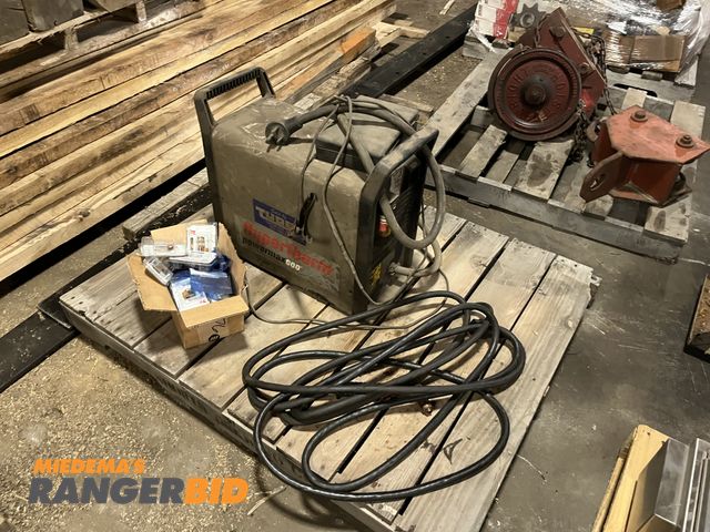 Lot 30-885 - Hypertherm Powermax900 Plasma cutter