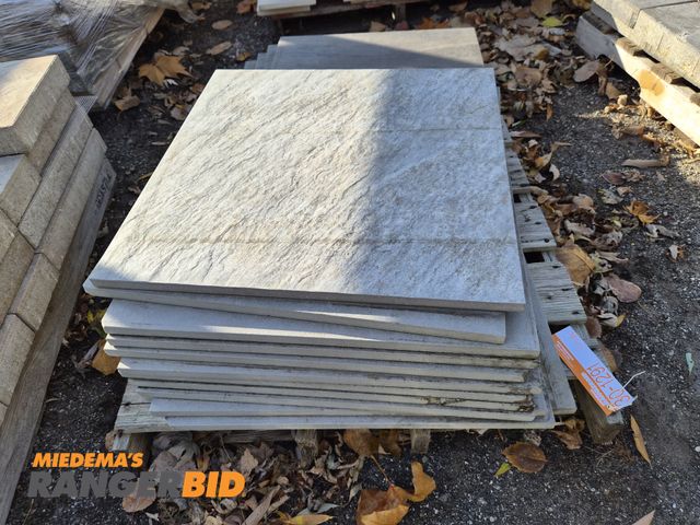 Lot 30-1291 - 24" x 24" Porcelain Tiles