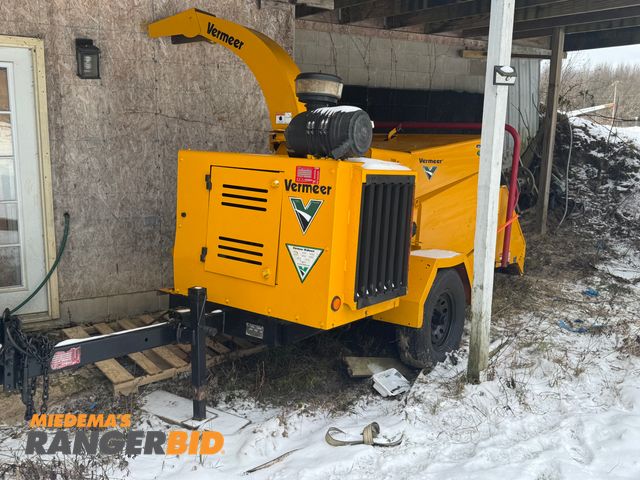 Lot 30-10205 - Vermeer BC-1000XL Wood chipper  Very nice condition, ready to work, nice tires,