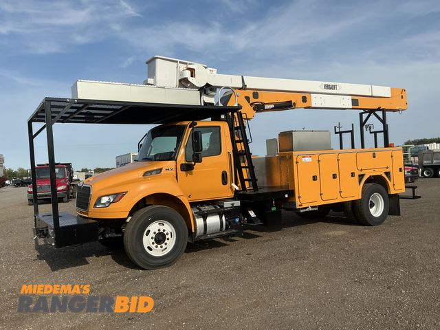 Lot 30-1300 - 2023 International MV607 Versalift Bucket Truck