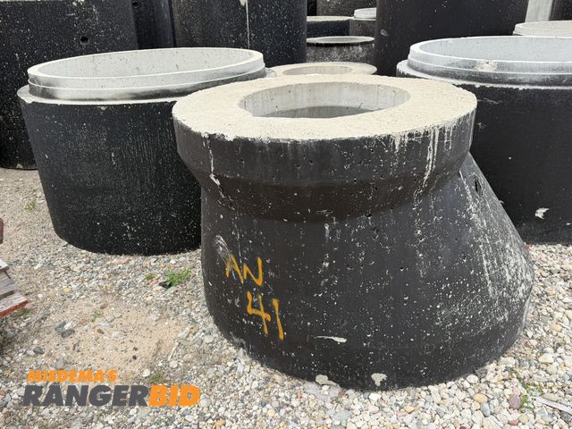 Lot 30-5875 - (2) concrete manhole entry with 23.5" diameter top entry point, and 32" tall, both with 4' entry and...
