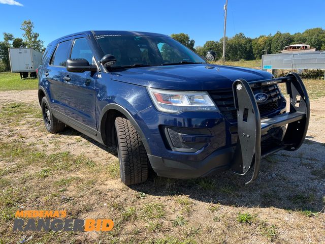 Lot 30-2998 - 2016 Ford Explorer with a 3.7L V6 DOHC 24V engine. Police AWD