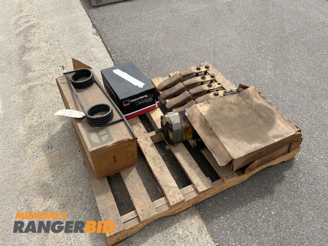 Lot 30-1712 - Pallet of heavy equipment parts including chain and teeth