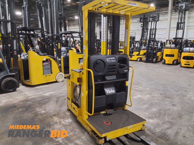 Lot 30-348 - 2015 Yale 3,000lbs Capacity Order Picker Forklift