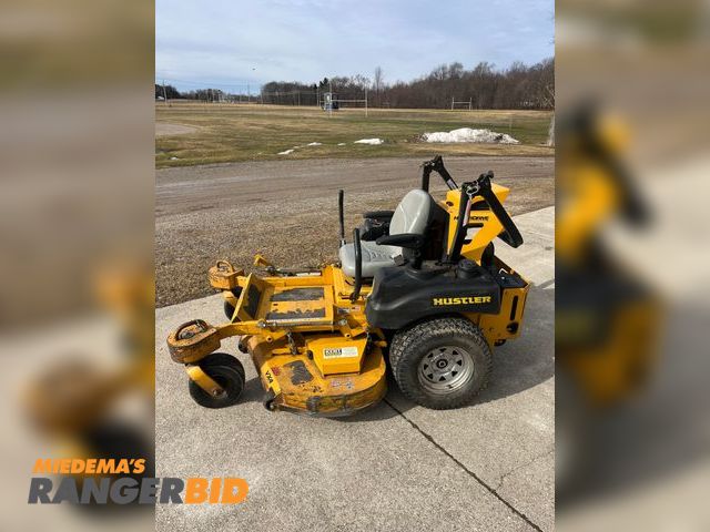 Lot 30-1166 - 2011 Hustler Super Z Zero-Turn Lawn Mower 2011 Hustler Super Z, 1918 hours, 60 inch VX4 deck, foldab...