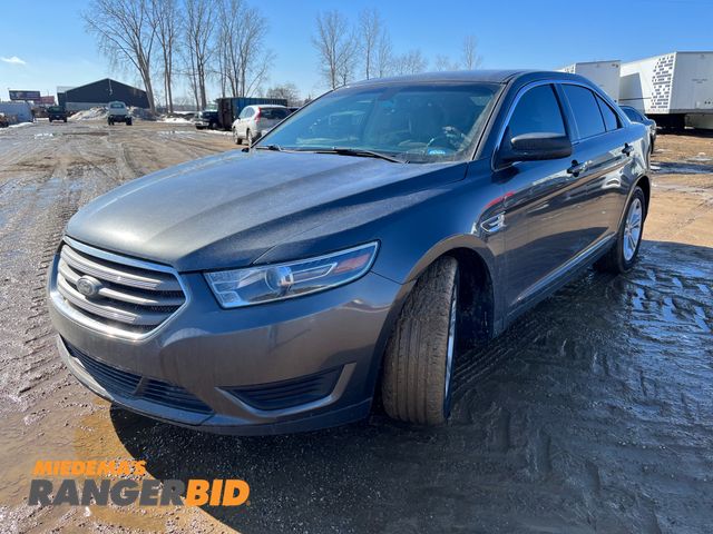 Lot 30-350 - 2017 Ford Taurus with a 3.5L V6 DOHC 24V engine. SE with 70,072 miles Sedan FWD