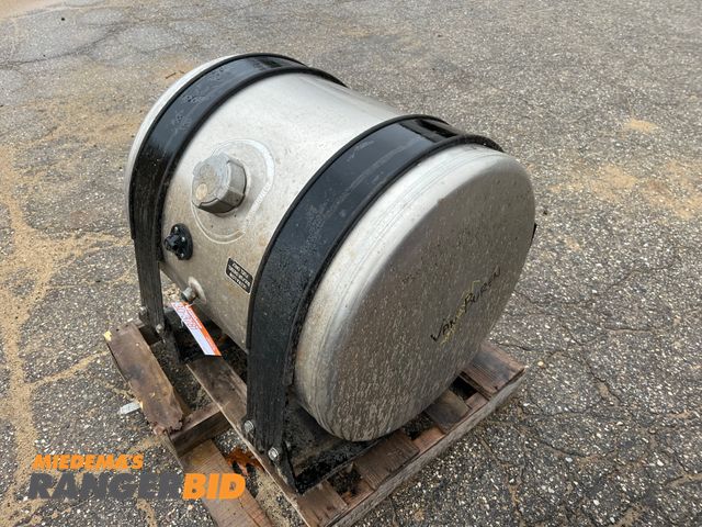 Lot 30-3281 - (1) DTNA 60 Gallon fuel tank with straps.  Came of Western Star Used only once.