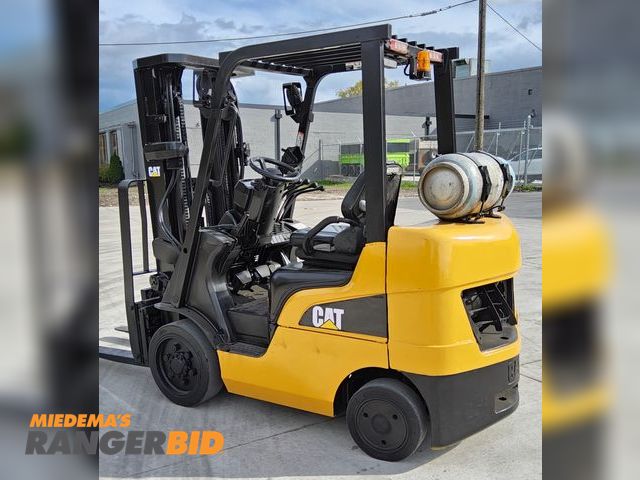 Lot 30-12004 - Caterpillar 5,000lbs Capacity Forklift Model 2C5000, LP Tank not included, Sold as is where is, make your own inspection, Forklif...
