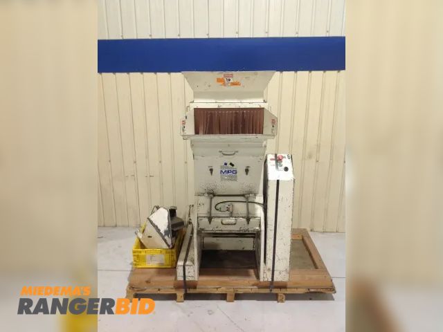 Lot 30-59 - MPG MP1120X Plastic 15HP Granulator Grinder 460V 21A 3PH 60 Hz - Needs repair