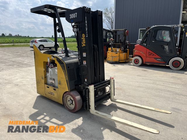 Lot 30-873 - Yale ESC040ADN36TQ084 Forklift