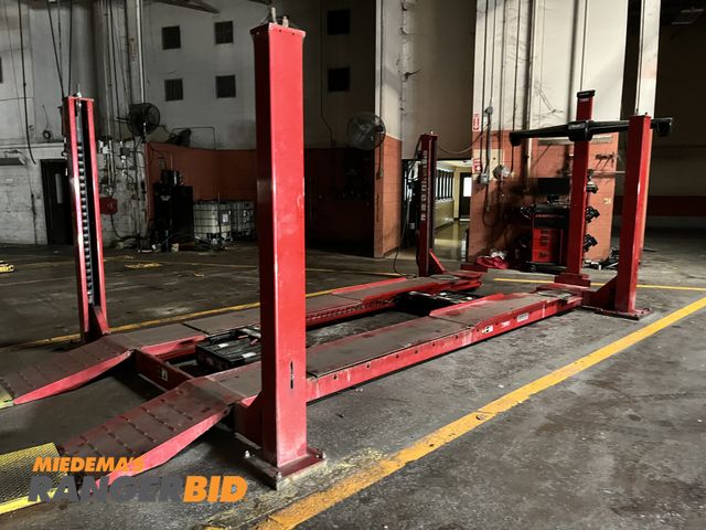 Lot 30-4513 - Hunter L441  4 Post Lift with Hawkeye Elite Alignment Machine 18,000 lb capacity