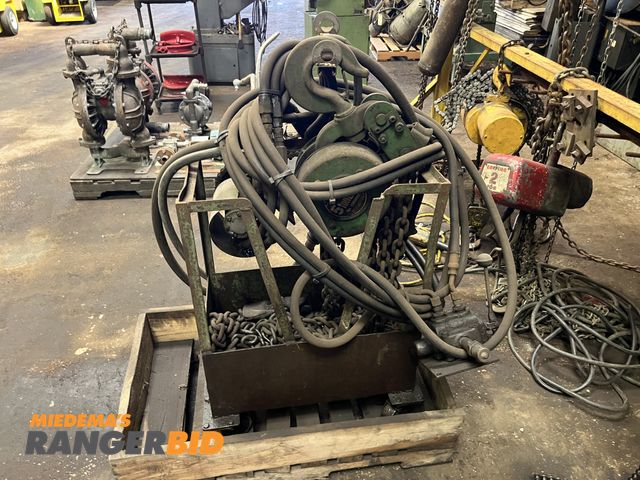 Lot 30-1002 - Jet 5 ton L-70 Hydraulic Hoist