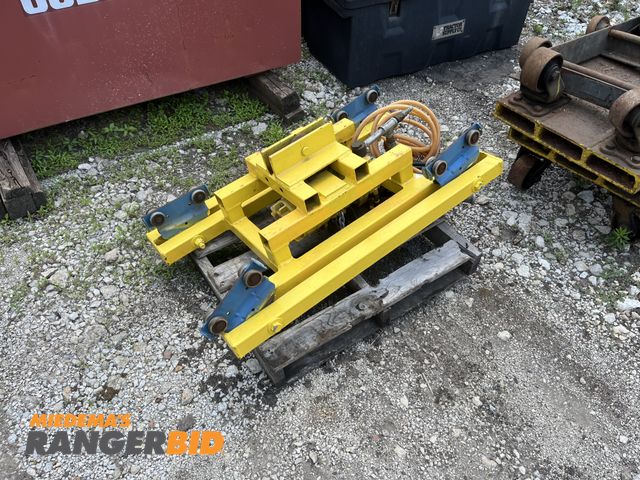 Lot 30-711 - Air operated Crane