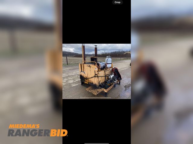 Lot 30-10263 - 1 Leeboy Tack tank Asphalt  Leeboy tack tank Honda engine, Lp tank, with sprayer A and hose reel