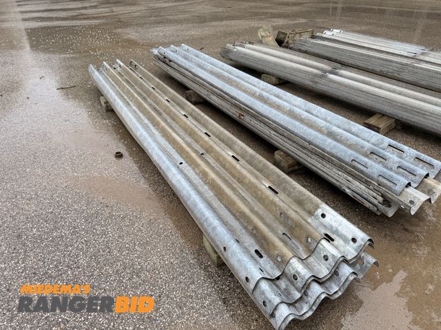 Lot 30-3379 - 13’6” guardrail - 10 pieces. Seller will load. Municipality owned.