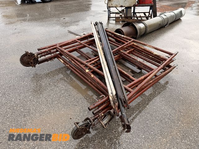 Lot 30-3383 - Scaffolding