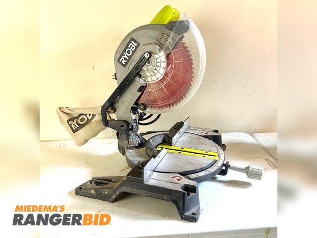 Lot 30-517 - 21 miter saws, bench grinder, portable bandsaw, multi-tool, sander, cut off tool, circular saws, angle grinders, drills, engraver, more..