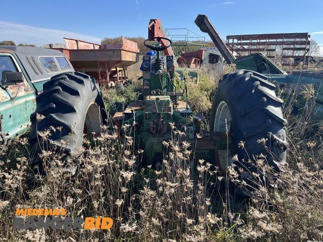 Lot 30-2015 - Oliver Unknown Tractor