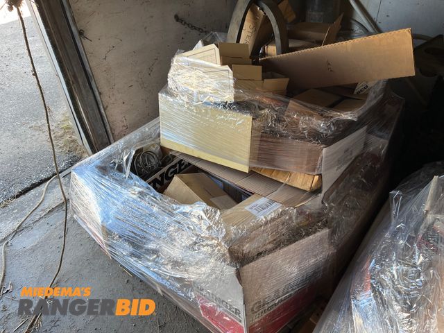 Lot 30-2243 - Pallet of truck parts- most are new. See pictures for list
